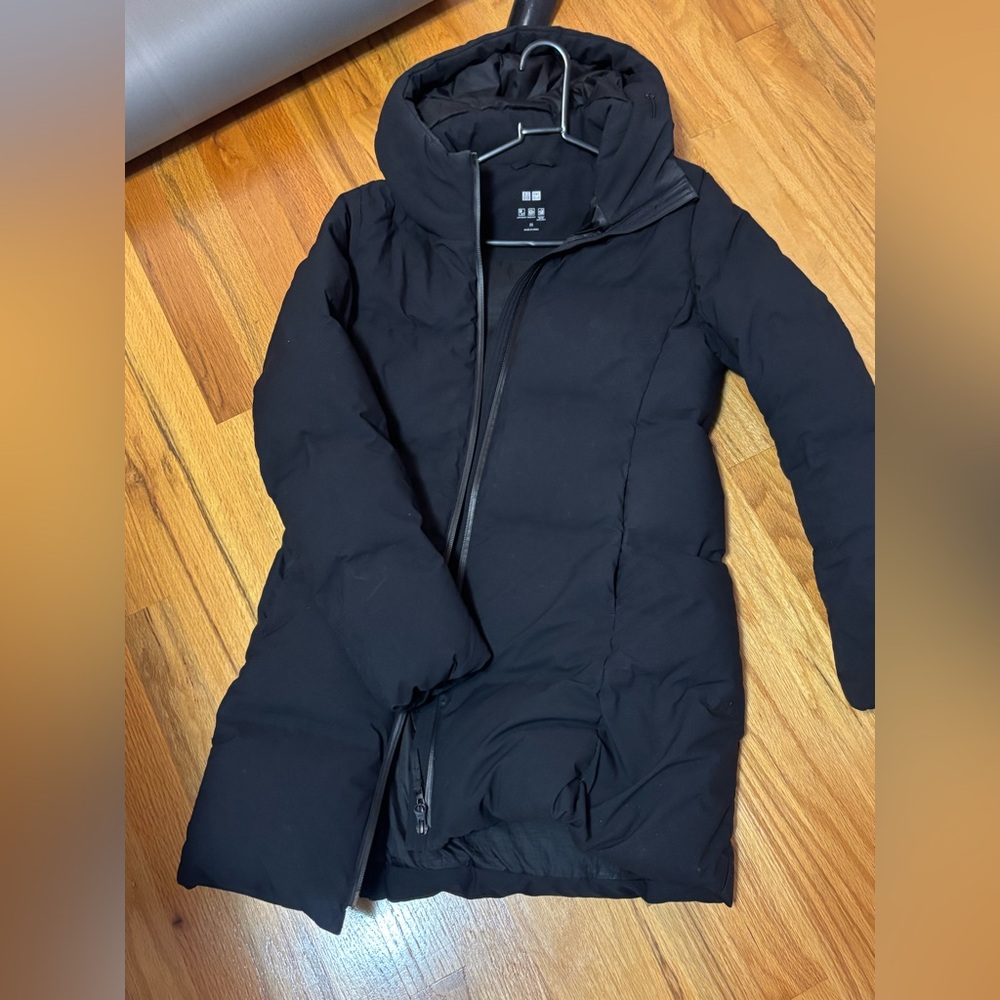 Uniqlo Women's mid length Black Puffer Coat